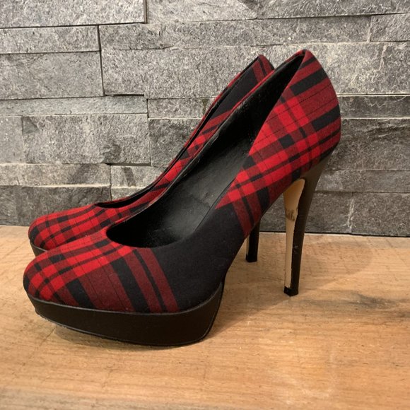 Gorgeous Plaid Heels - Picture 7 of 9